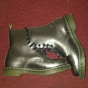 Dr.Martens (OPEN TO OFFERS)